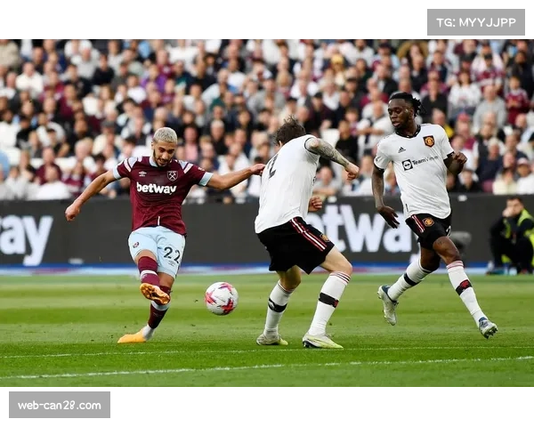 纽卡斯尔客战西汉姆，埃迪豪高位逼抢对阵铁锤帮定位球战术