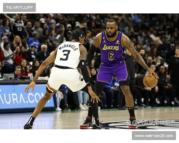 阿丘瓦面对旧主尼克斯砍20+14，攻防两端证明价值